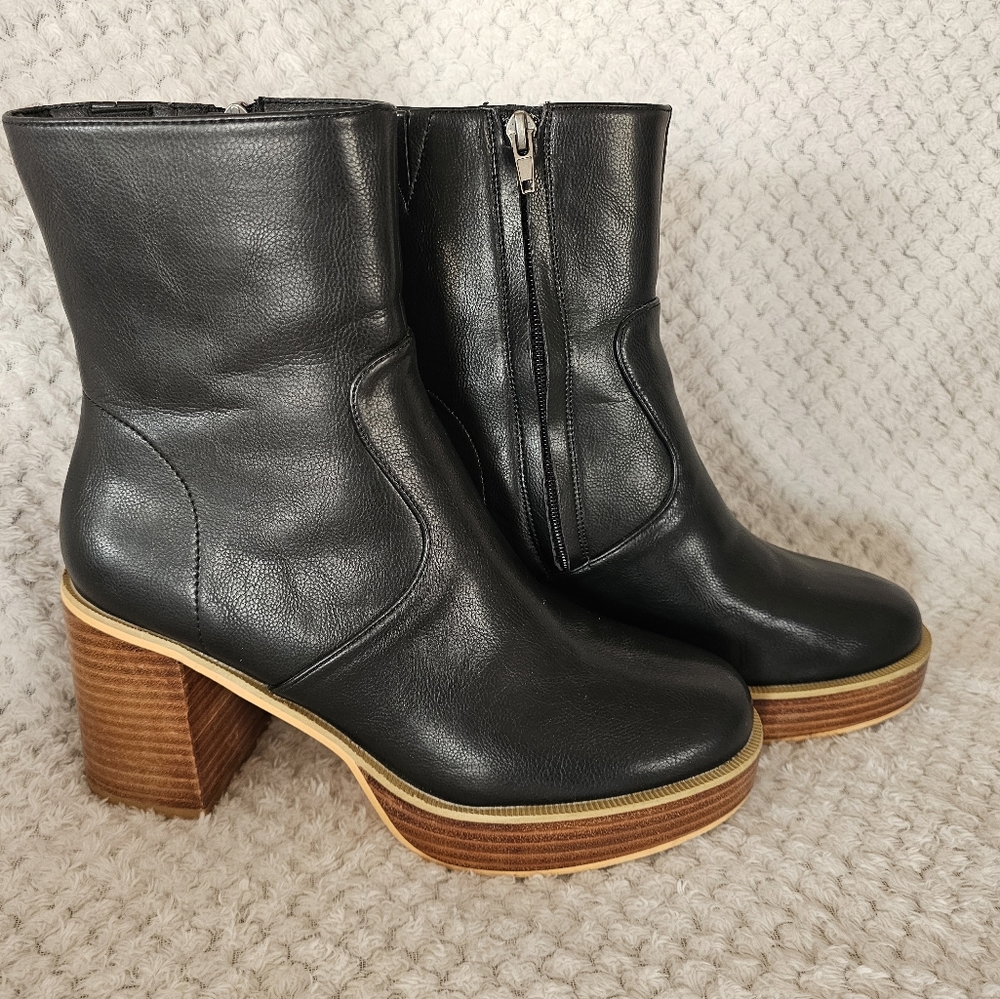 Oasis Society Alexandra chunky heeled ankle boot size 8.5